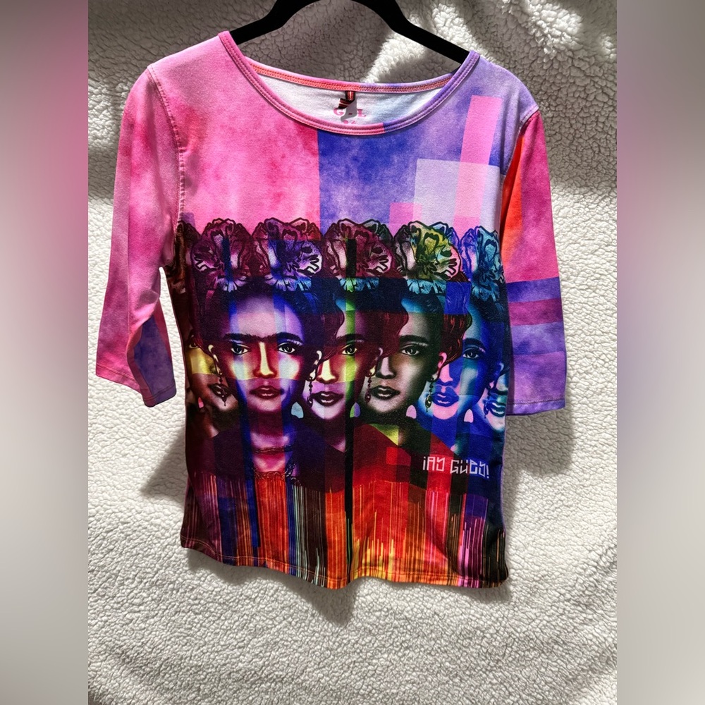 Colorful Graphic 3/4 sleeve top